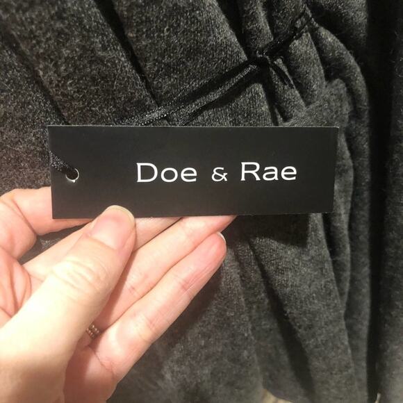 Doe & Rae Poncho Sweater NWT Gray Belted size M - Picture 6 of 9